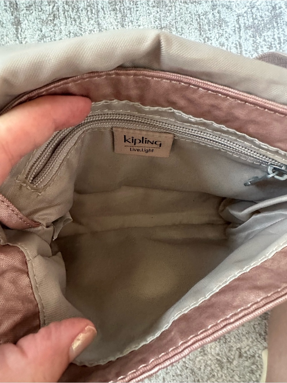 Kipling Metallic Blush Pink Small Crossbody bag. One of a kind - Picture 3 of 5